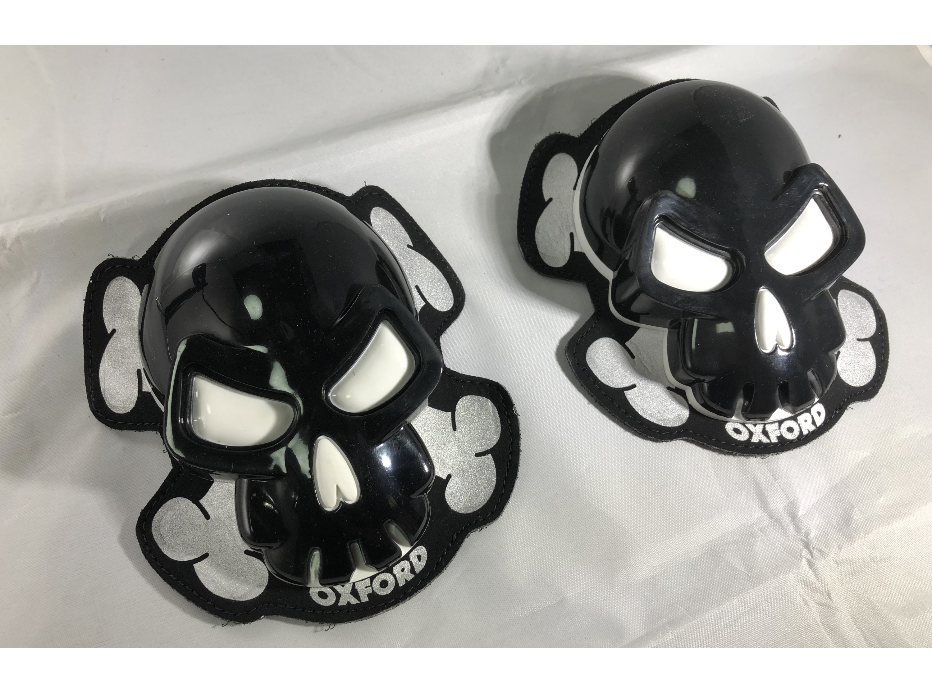 Oxford Skull in black
